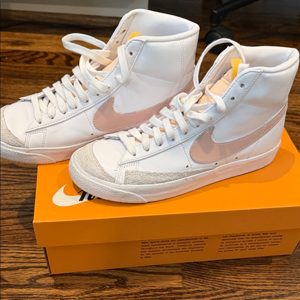 Nike Women’s Blazer Mid ‘77